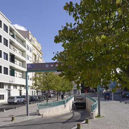 Center Garden Luxury Apartment * Lisbon