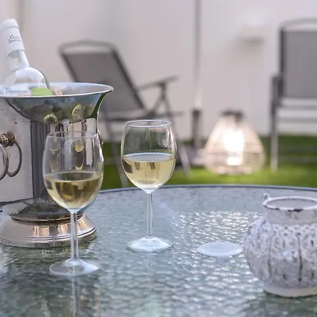 Center Garden Luxury Apartman *