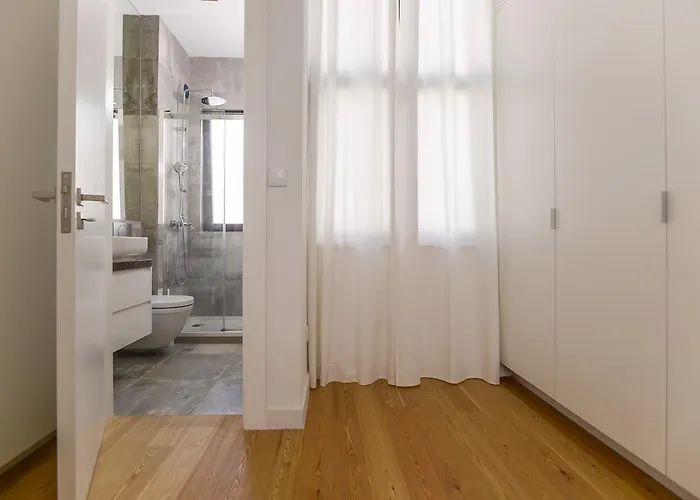 Center Garden Luxury Apartment